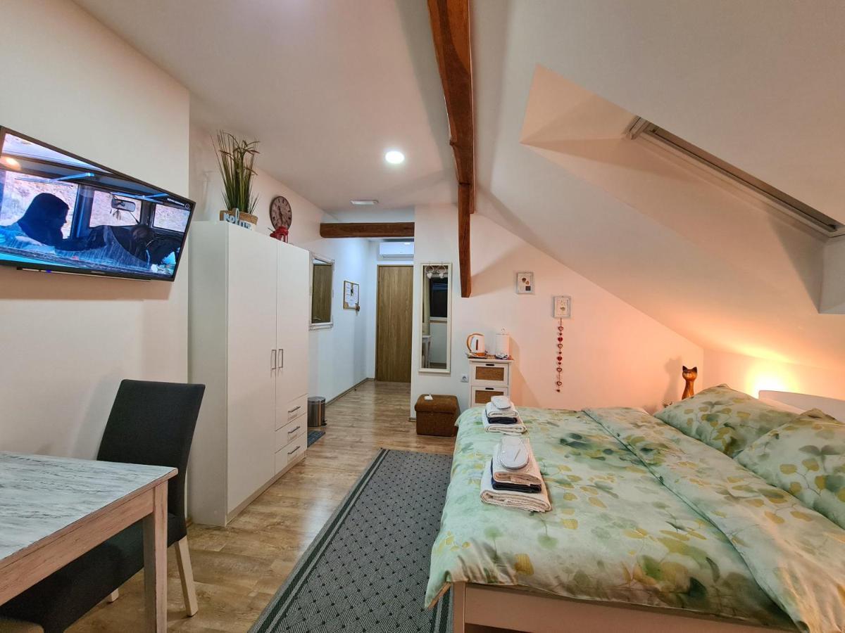 Rooms Garden สลูน ภายนอก รูปภาพ