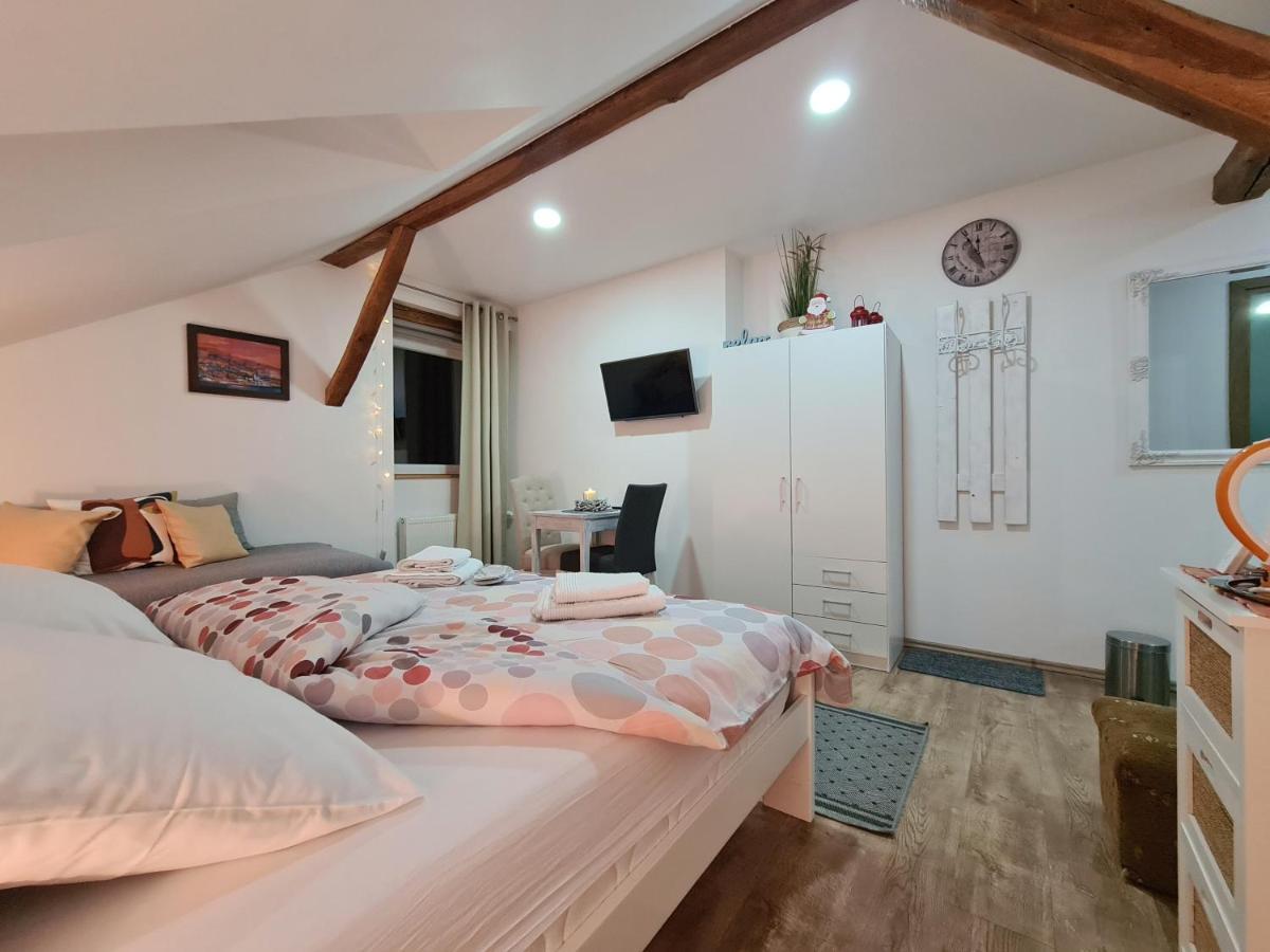 Rooms Garden สลูน ภายนอก รูปภาพ