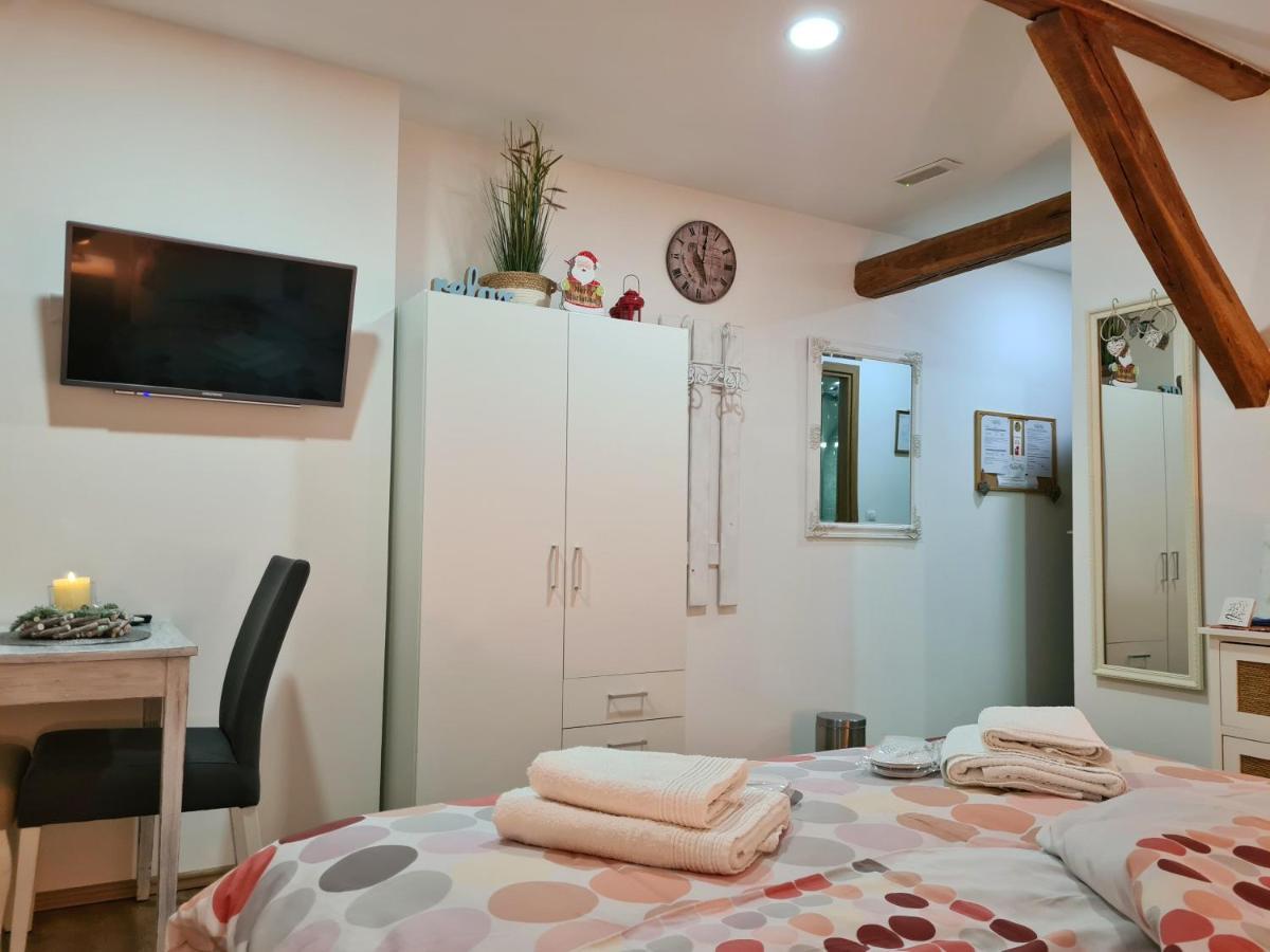 Rooms Garden สลูน ภายนอก รูปภาพ